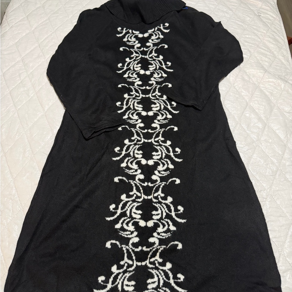 Elegant Black and White Midi  sweatDress